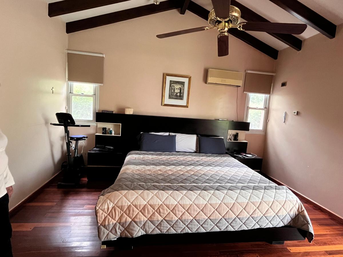 Hermosa Casa en Venta en Barrio "Las Candelasi" 2