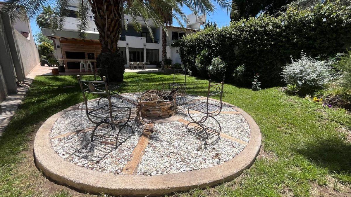 Casa con 670 m² 3 dormitorios en venta en Villa Nueva