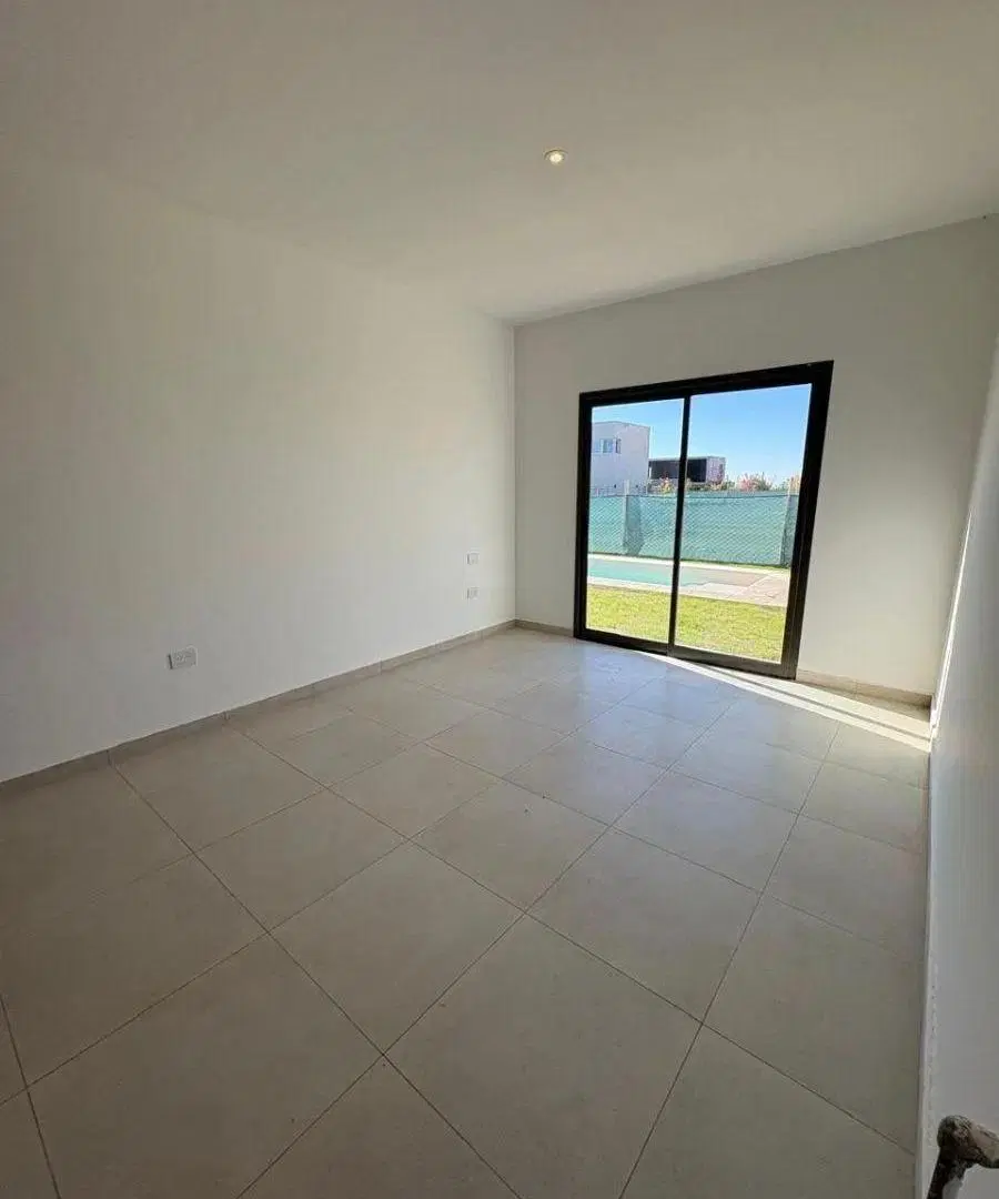 HERMOSA CASA A ESTRENAR EN BARRIO ALBA DE TANQAY 8