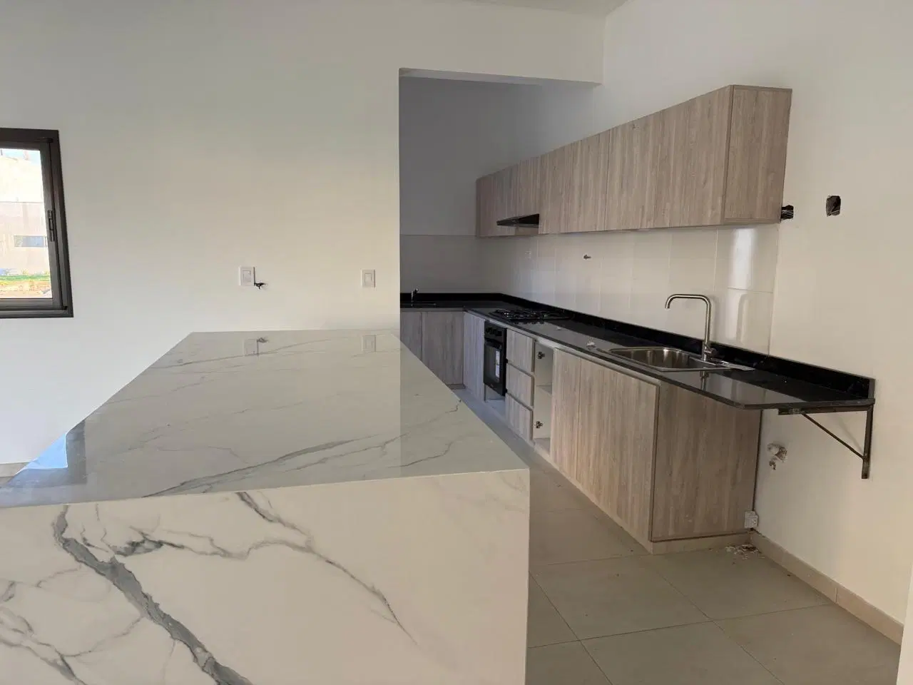 HERMOSA CASA A ESTRENAR EN BARRIO ALBA DE TANQAY 4