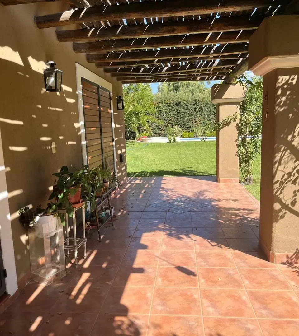 HERMOSA CASA EN ALQUILER EN CHACRAS DE CORIA 3