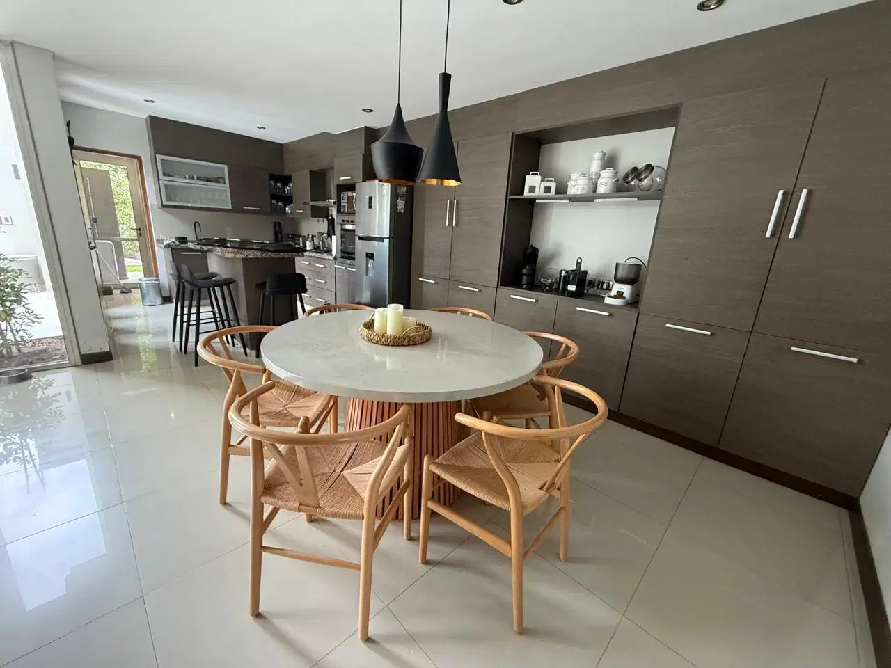 EXCLUSIVA CASA EN VENTA EN EL BARRIO DALVIAM 4