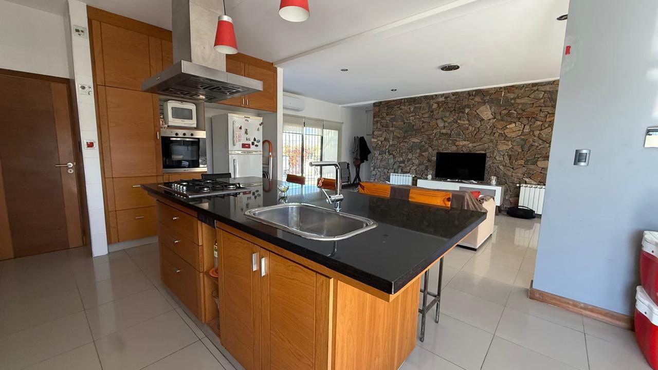 Foto de VENTA CASA EN RODEO DEL MEDIO, imagen 1