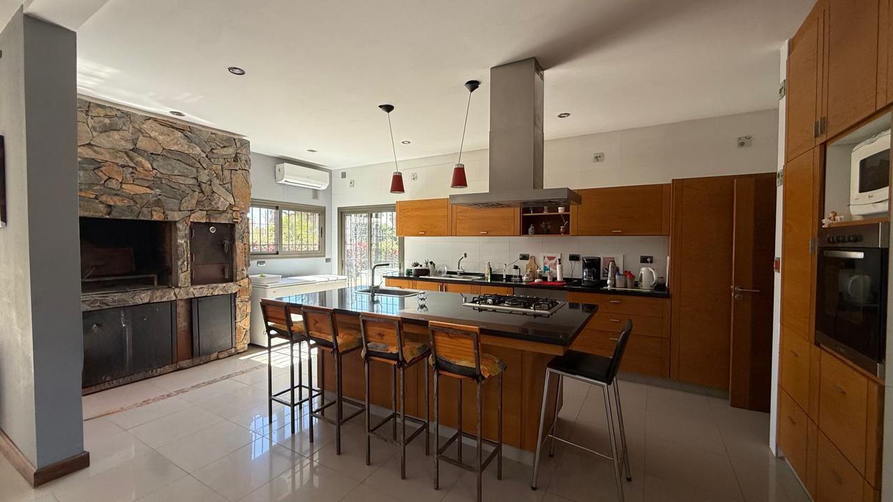 VENTA CASA EN RODEO DEL MEDIO
