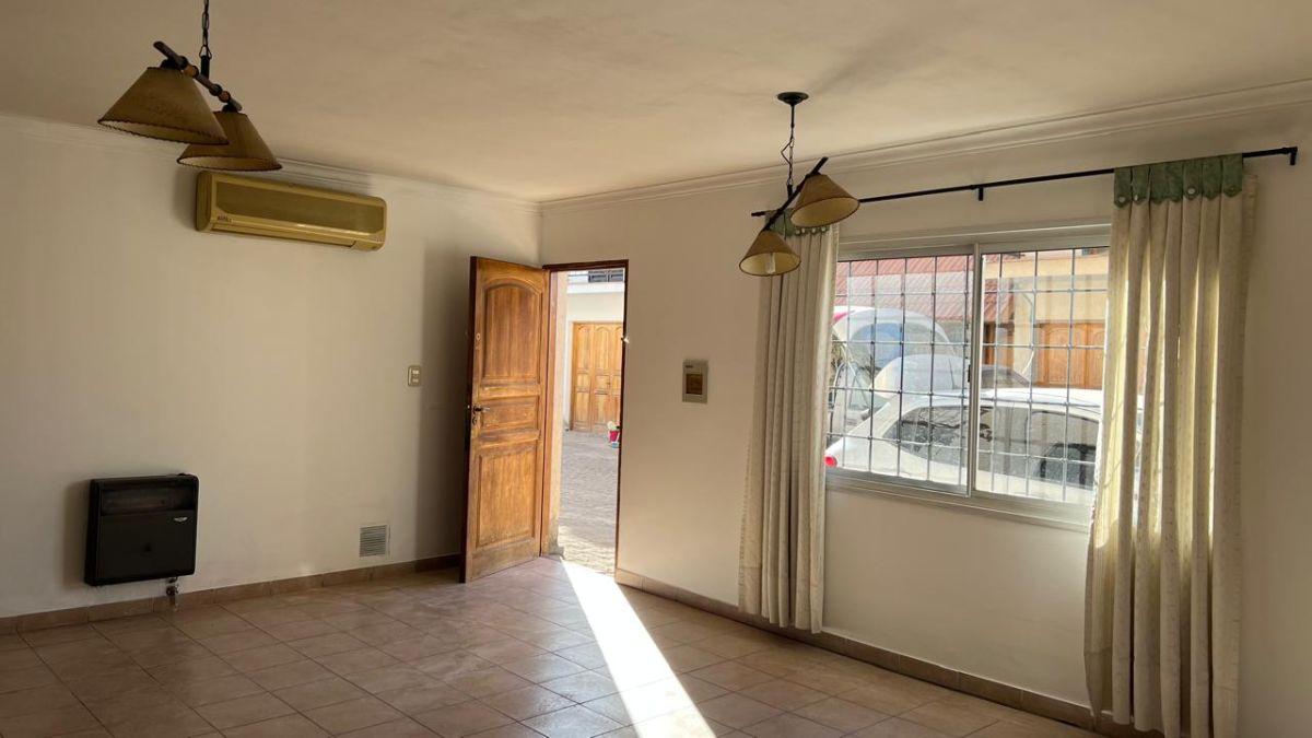 Foto de ALQUILA DUPLEX EN ZONA GUAYMALLEN DORREGO, imagen 2