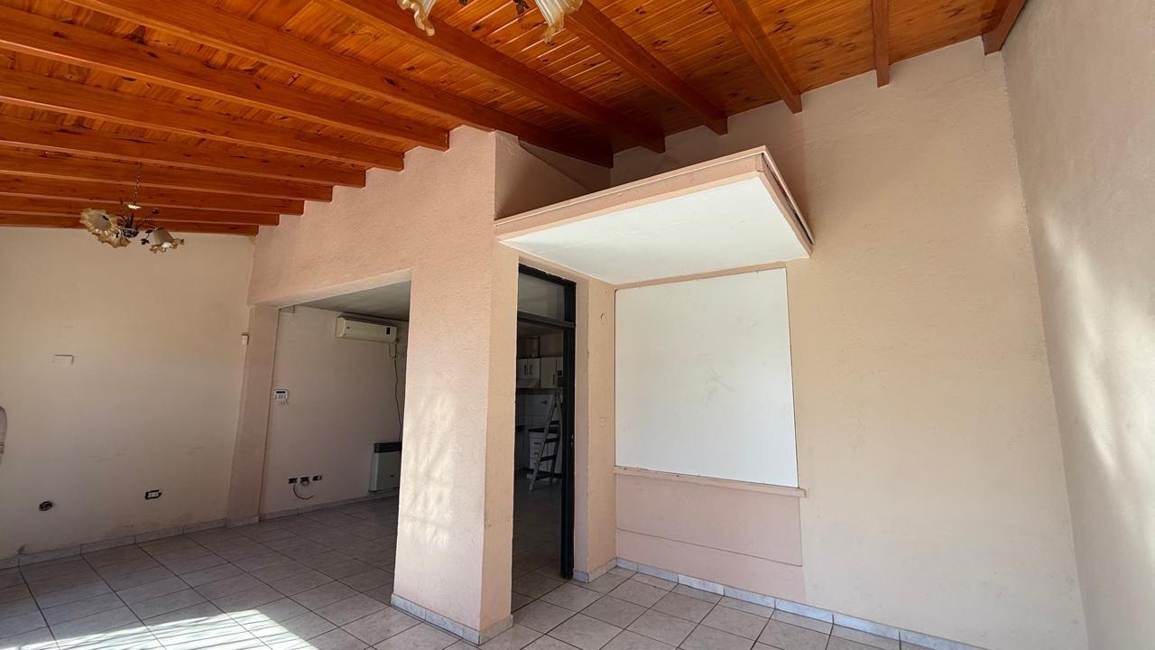 Foto de ALQUILERCASA 3 DORMITORIOS EN BUENA NUEVA, GUAYMALLEN, imagen 2