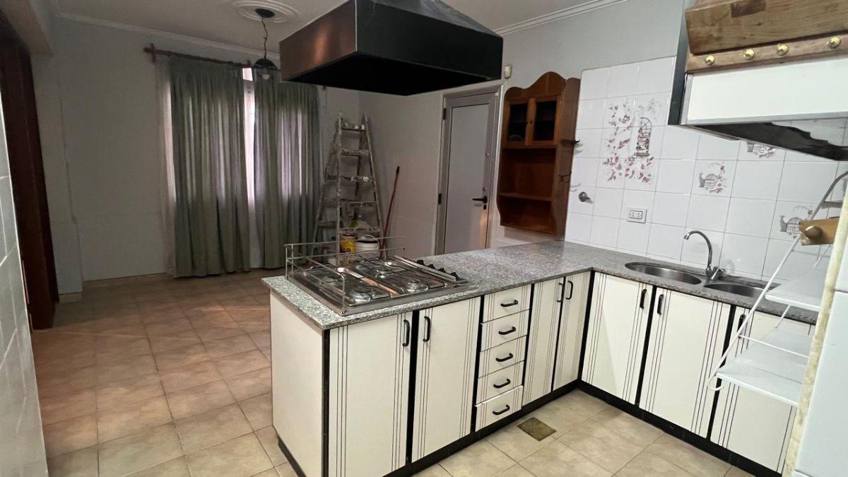 Foto de ALQUILER CASA APTA PARA LOCAL COMERCIAL, OFICINA O CONSULTORIO, imagen 2