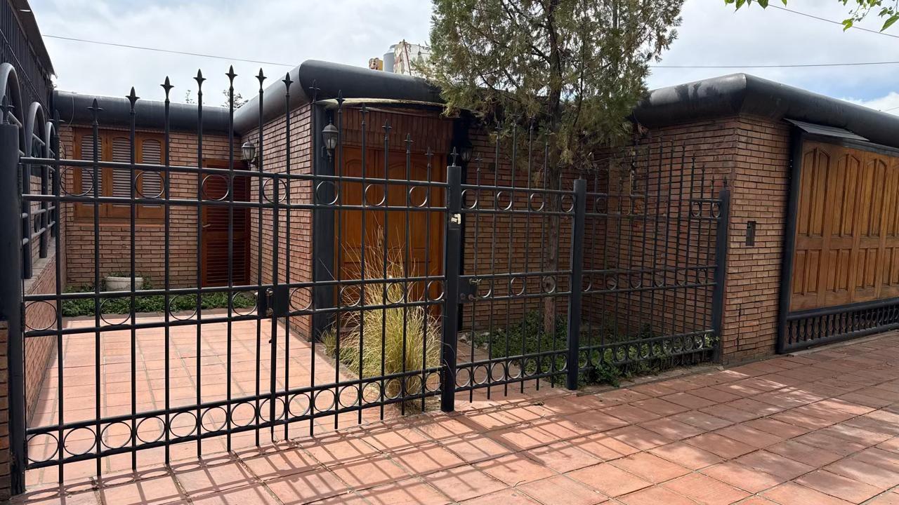 Foto de VENTA CASA EN GODOY CRUZ - BATALLA DEL PILAR, imagen 1