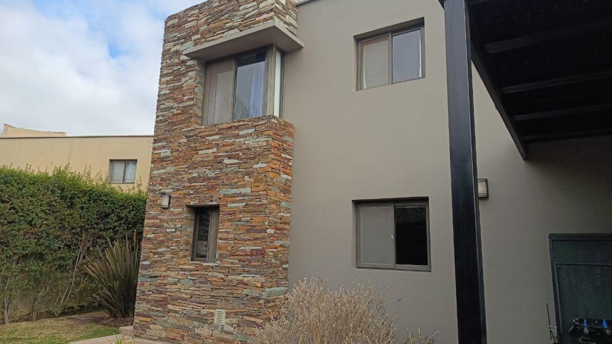 Foto de GRAN OPORTUDIDAD CASA EN VENTA BARRIO LA CAPILLA, imagen 1