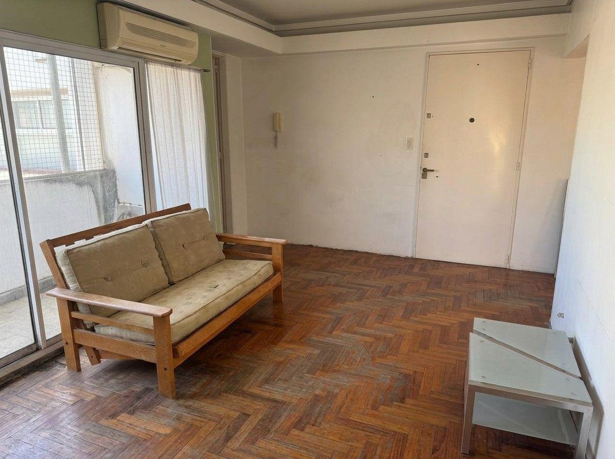 Foto de Excelente Tres Ambientes Con Balcón Aterrazado En Venta En El Barrio De, imagen 1