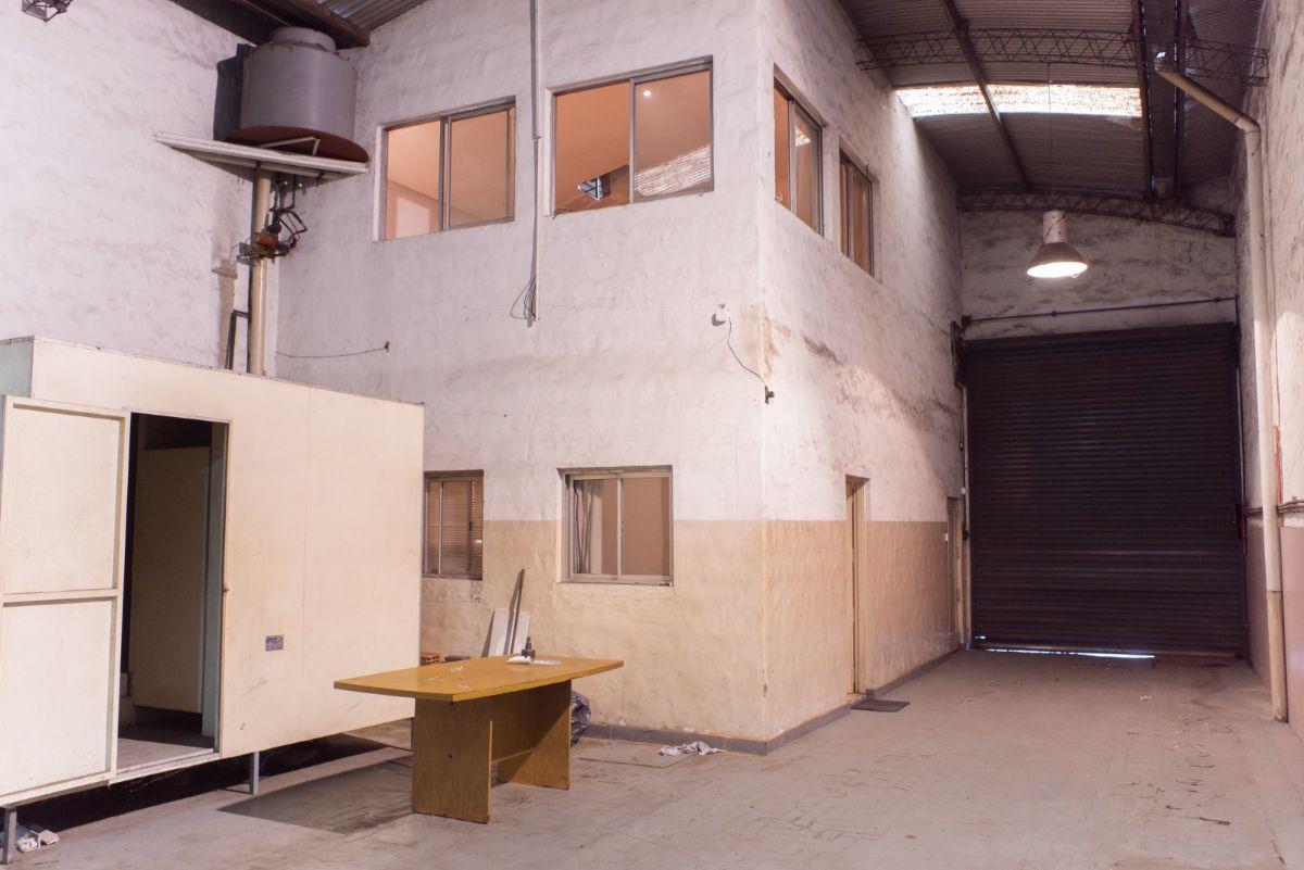 Foto de Galpon de 377 m² en venta en Barracas, imagen 2