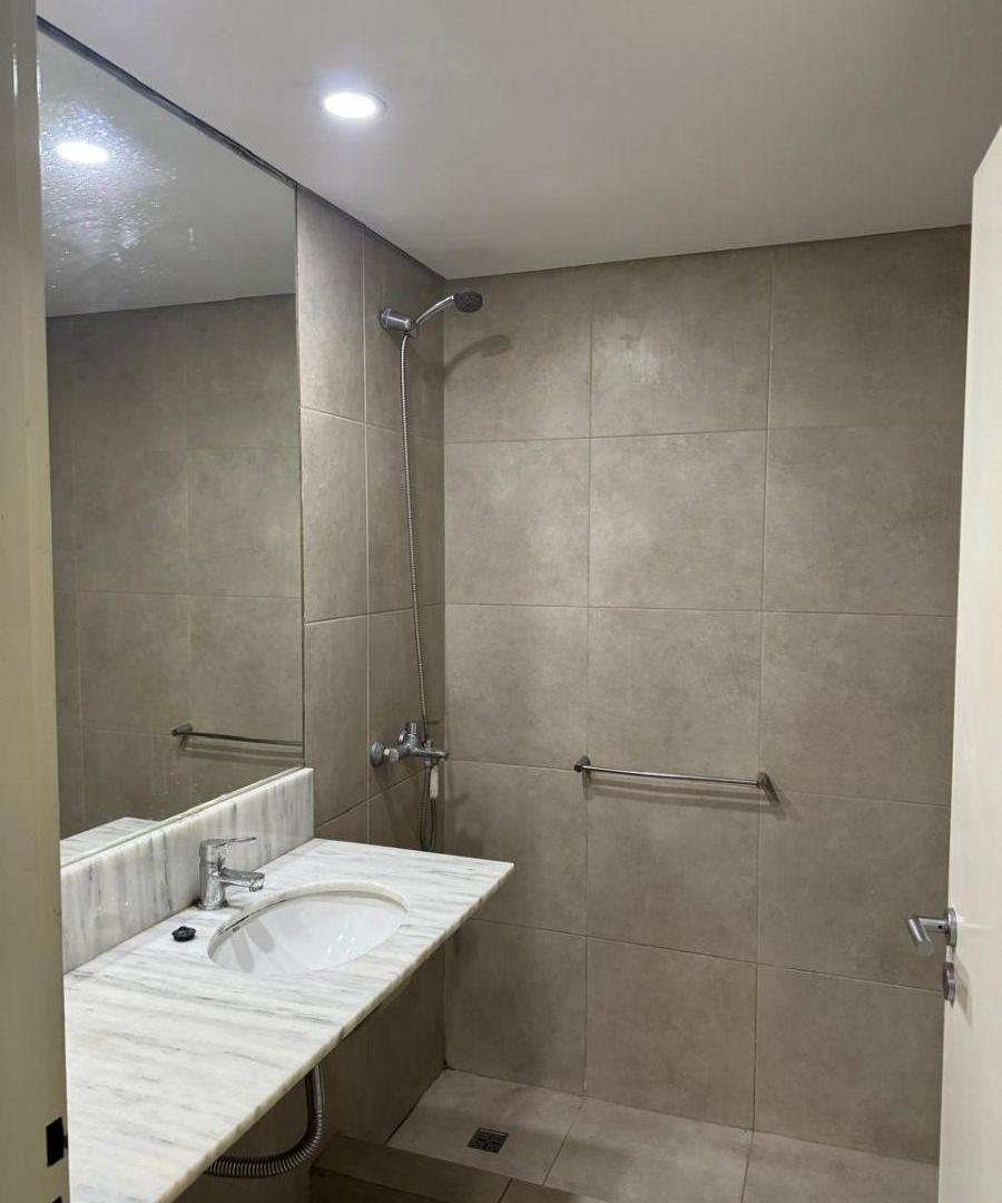 Foto de EXCELENTE MONOAMBIENTE APTO PROFESIONAL EN ALQUILER EN FLORES!, imagen 5
