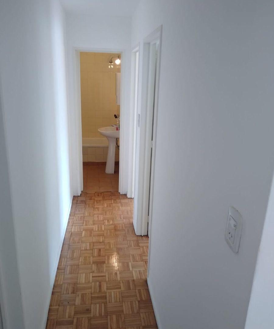 Foto de EXCELENTE TRES AMBIENTES CON COCHERA EN ALQUILER EN ALMAGRO, imagen 1