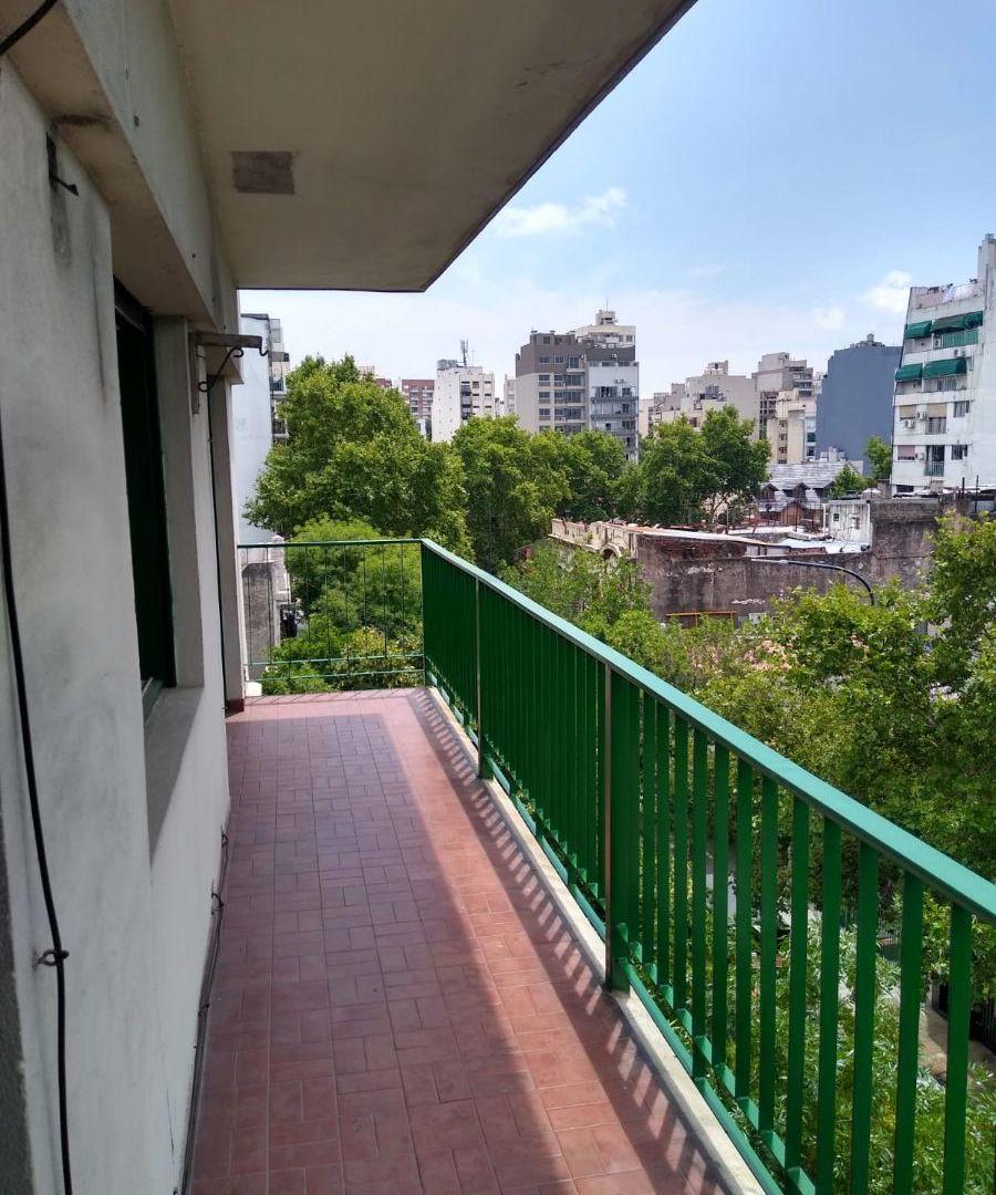 Foto de EXCELENTE TRES AMBIENTES CON COCHERA EN ALQUILER EN ALMAGRO, imagen 4