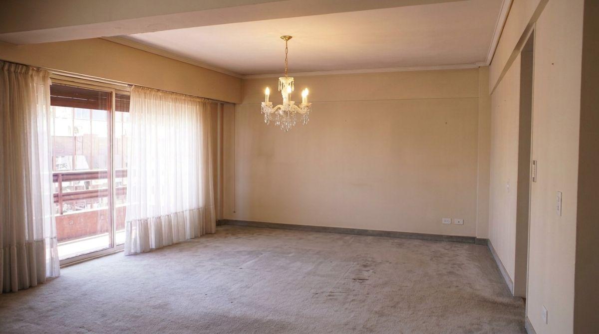 Foto de EXCELENTE PISO DE EPOCA EN VENTA EN LA MEJOR ZONA DE BARRACAS!, imagen 2