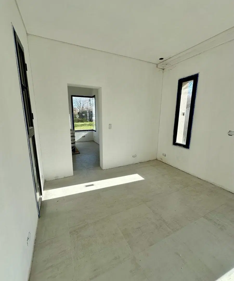 Casa A estrenar en Roldan, (Faltan Terminaciones) 3