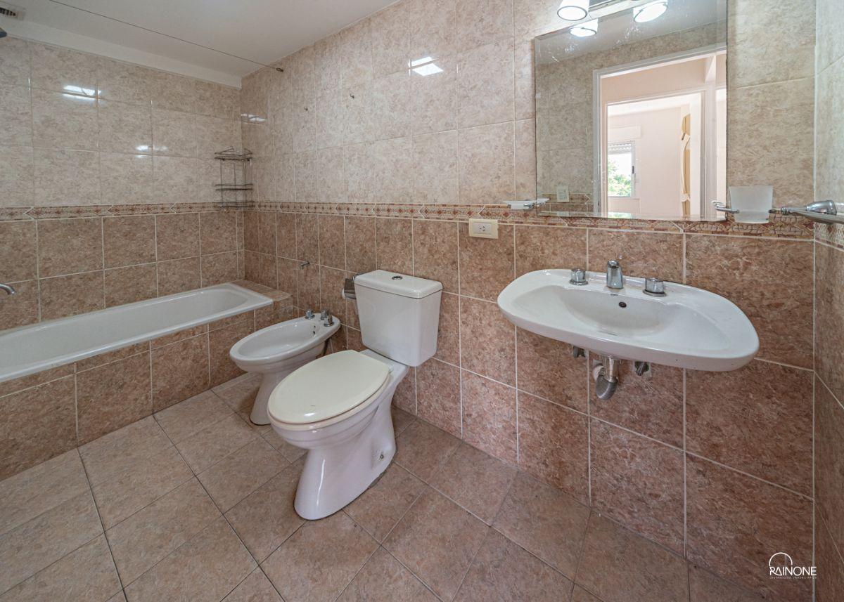 Departamento dos ambientes y cochera - en venta - Santos Lugares