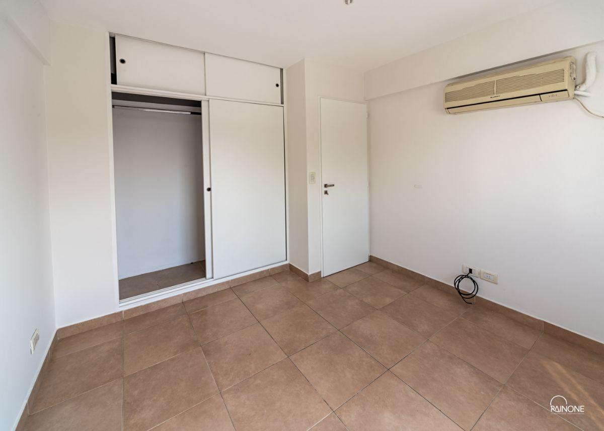 Departamento dos ambientes y cochera - en venta - Santos Lugares