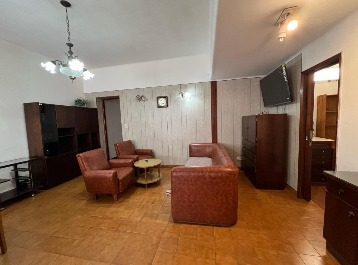 Foto de Chalet 5 ambientes con patio y quincho en zona 1 de Miramar, imagen 4