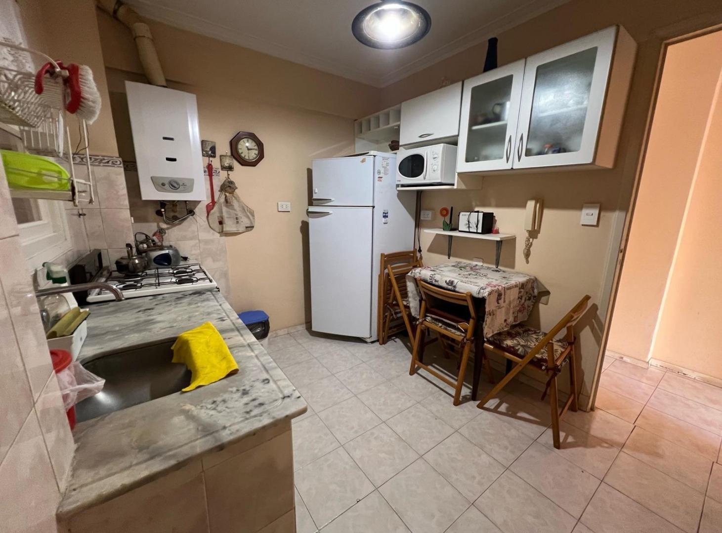 Foto de Departamento 2 ambientes con balcon y patio en venta en zona 1 de Miramar, imagen 3