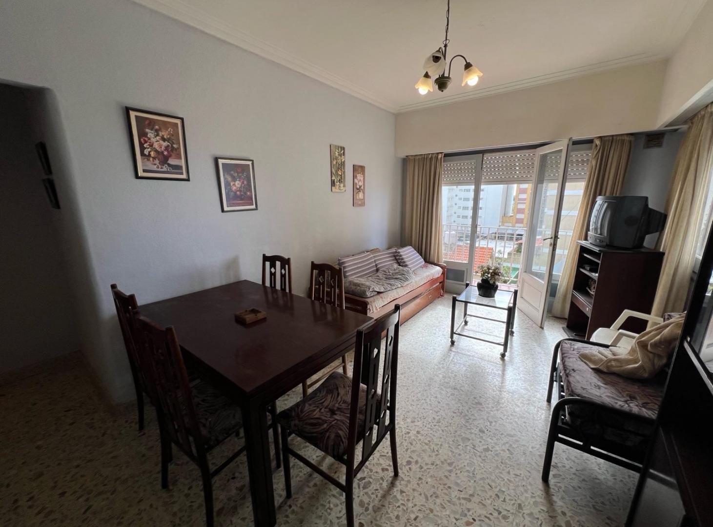 Foto de Departamento 2 ambientes con balcon en zona 1 de miramar, imagen 1