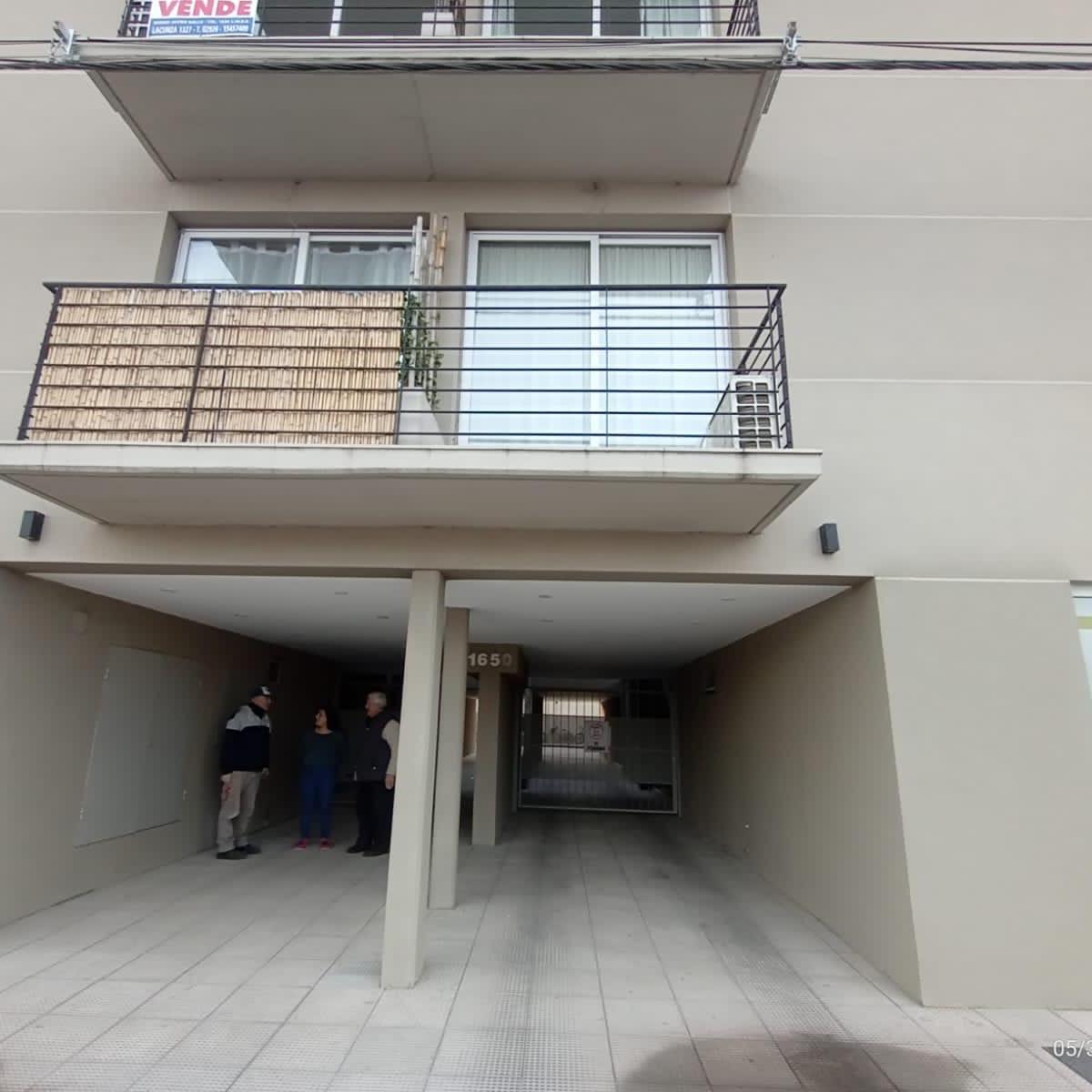 Vendo Departamento Sobre Av Casey 4