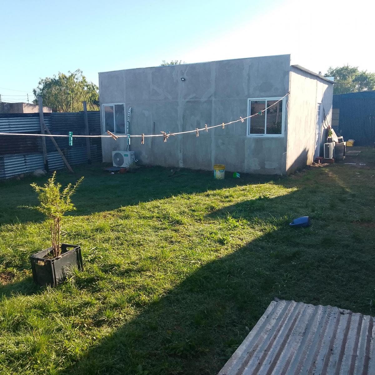 Casa de Dos Dorm. con Galpón Apto Taller 3