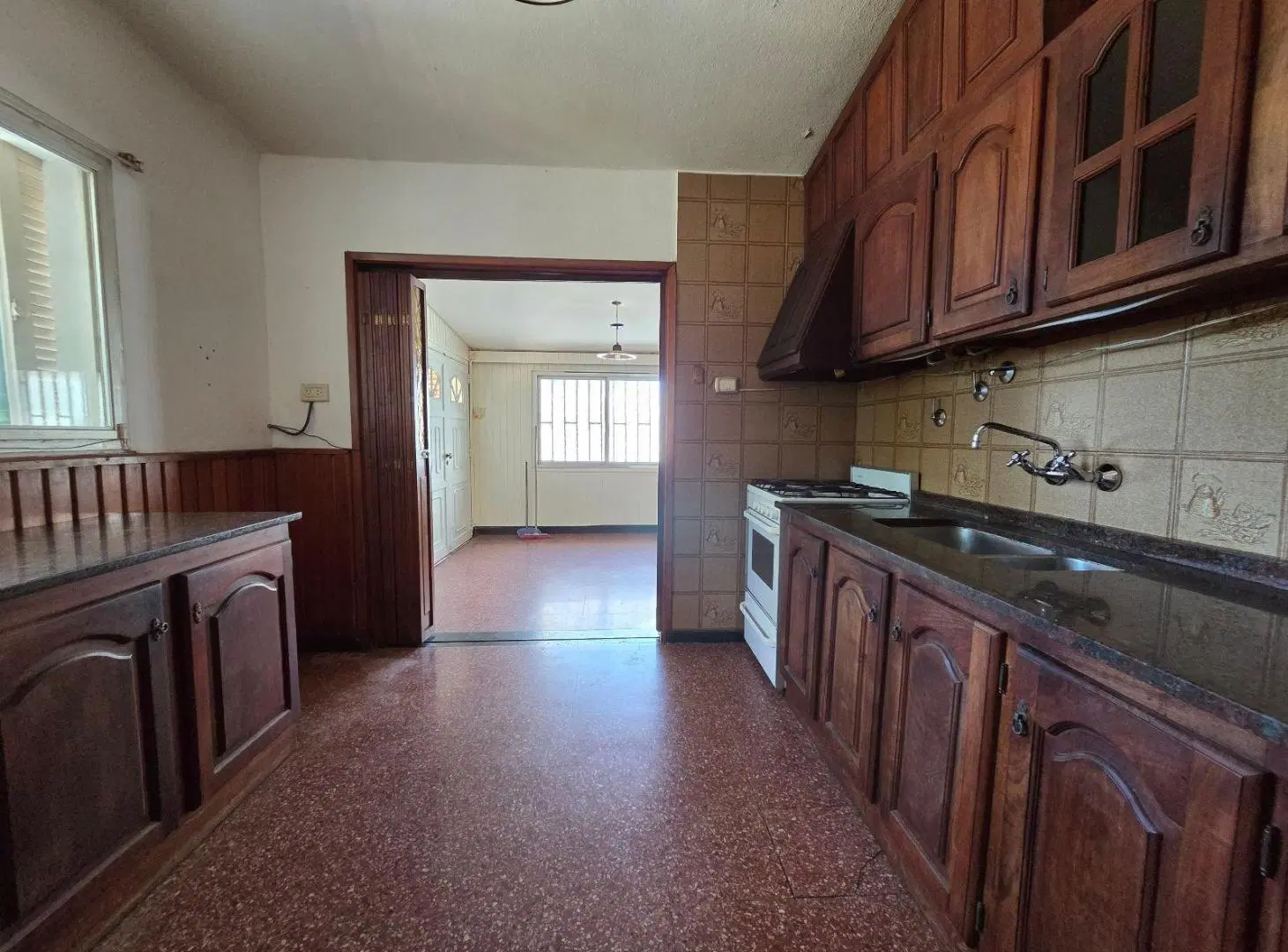 Casa 3 dormitorios con Pileta en Parque Field 5