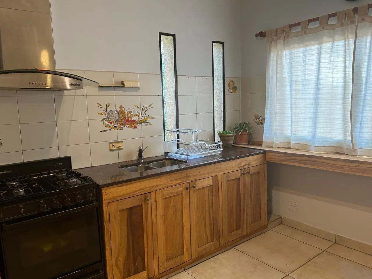 Casa de 4 dormitorios en Parque Field 4