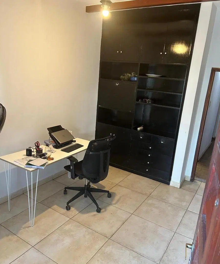 Casa de 4 dormitorios en Parque Field 2