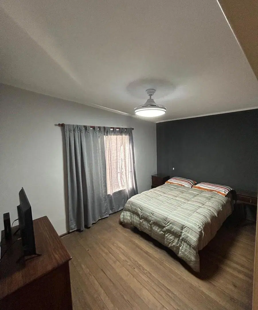 Casa de 4 dormitorios en Parque Field 1