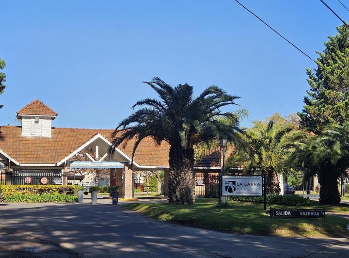 Venta casa en Barrio Cerrado La Barra Village Escobar 3