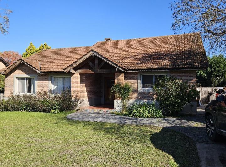 Venta casa en Barrio Cerrado La Barra Village Escobar 1