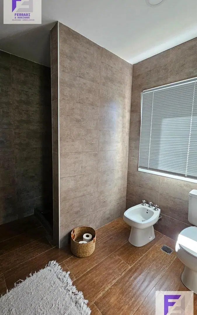 Venta casa grande en Naudir 3