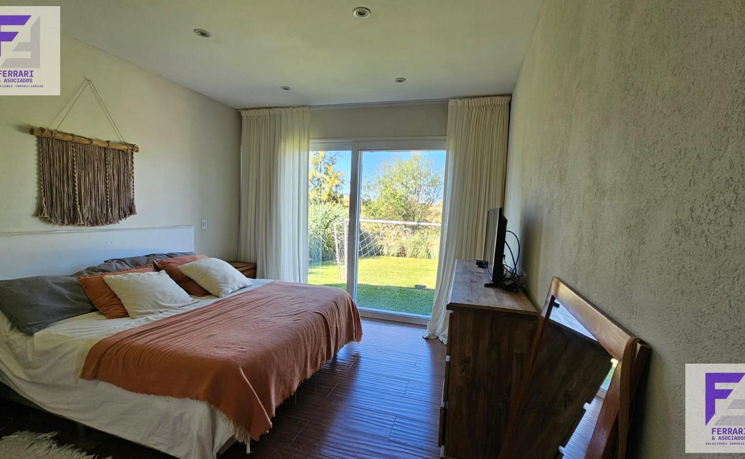 Venta casa grande en Naudir