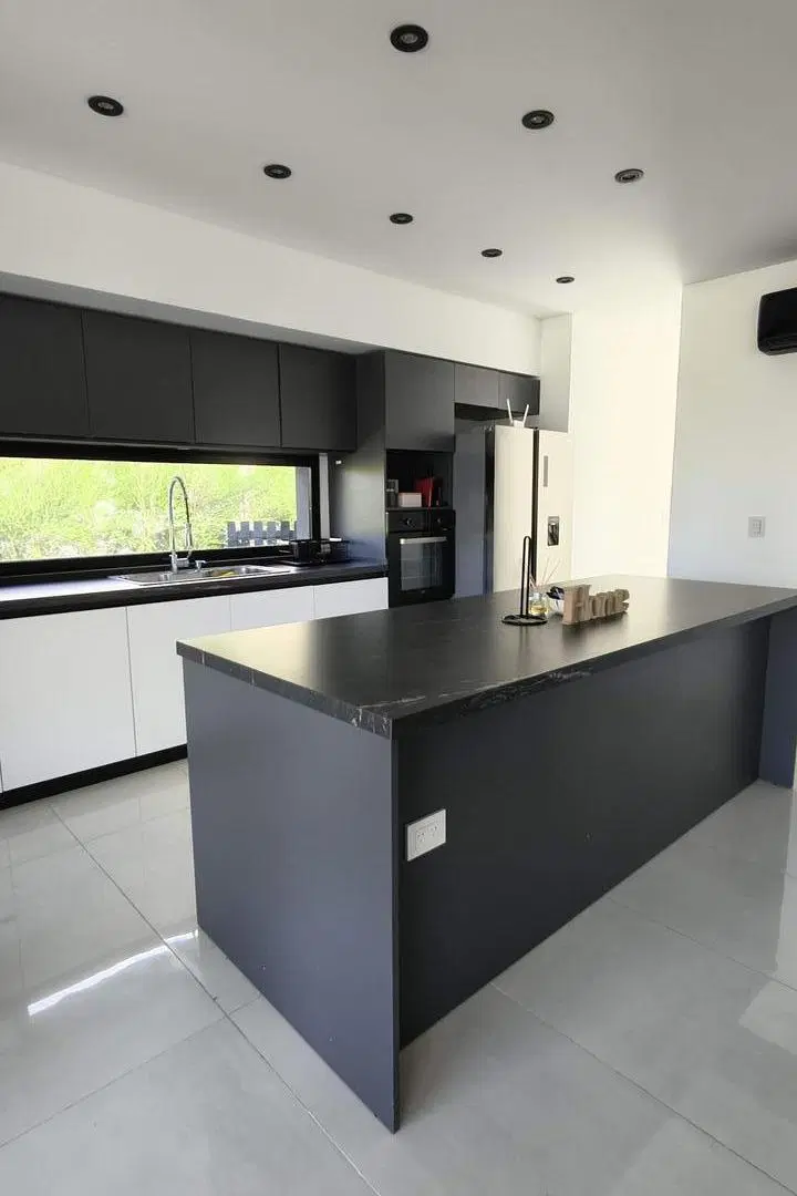 Casa en Venta una planta losa radiante Barrio Naudir 3