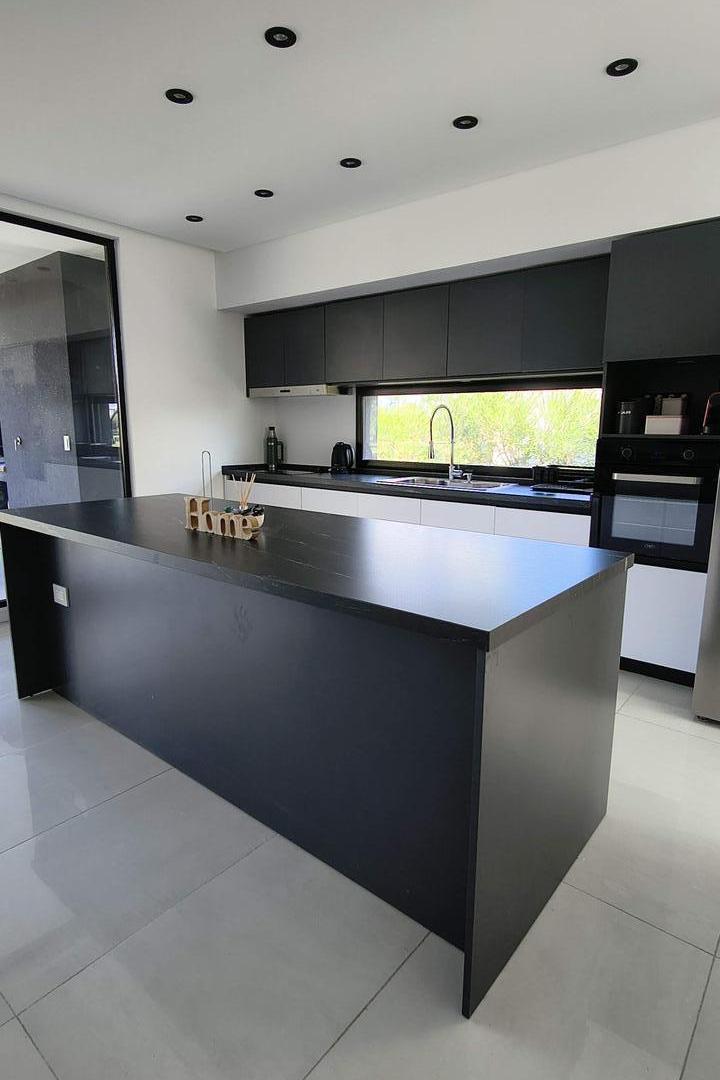 Casa en Venta una planta losa radiante Barrio Naudir