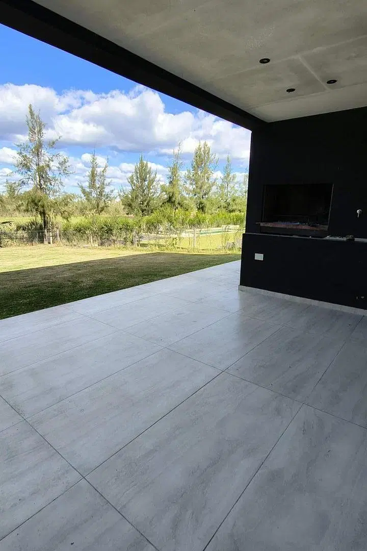 Casa en Venta una planta losa radiante Barrio Naudir 4