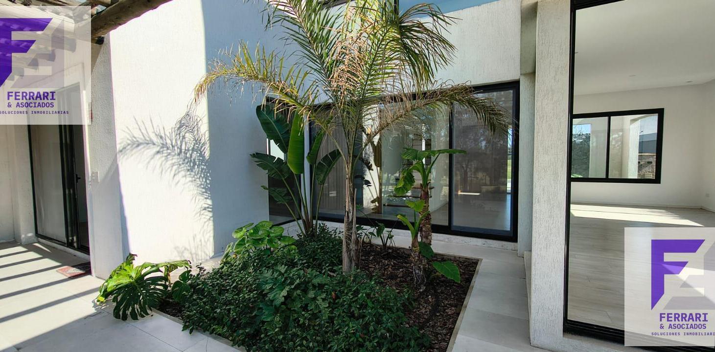 Foto de Venta de moderna casa en Barrio Náutico El Naudir, Escobar, imagen 1