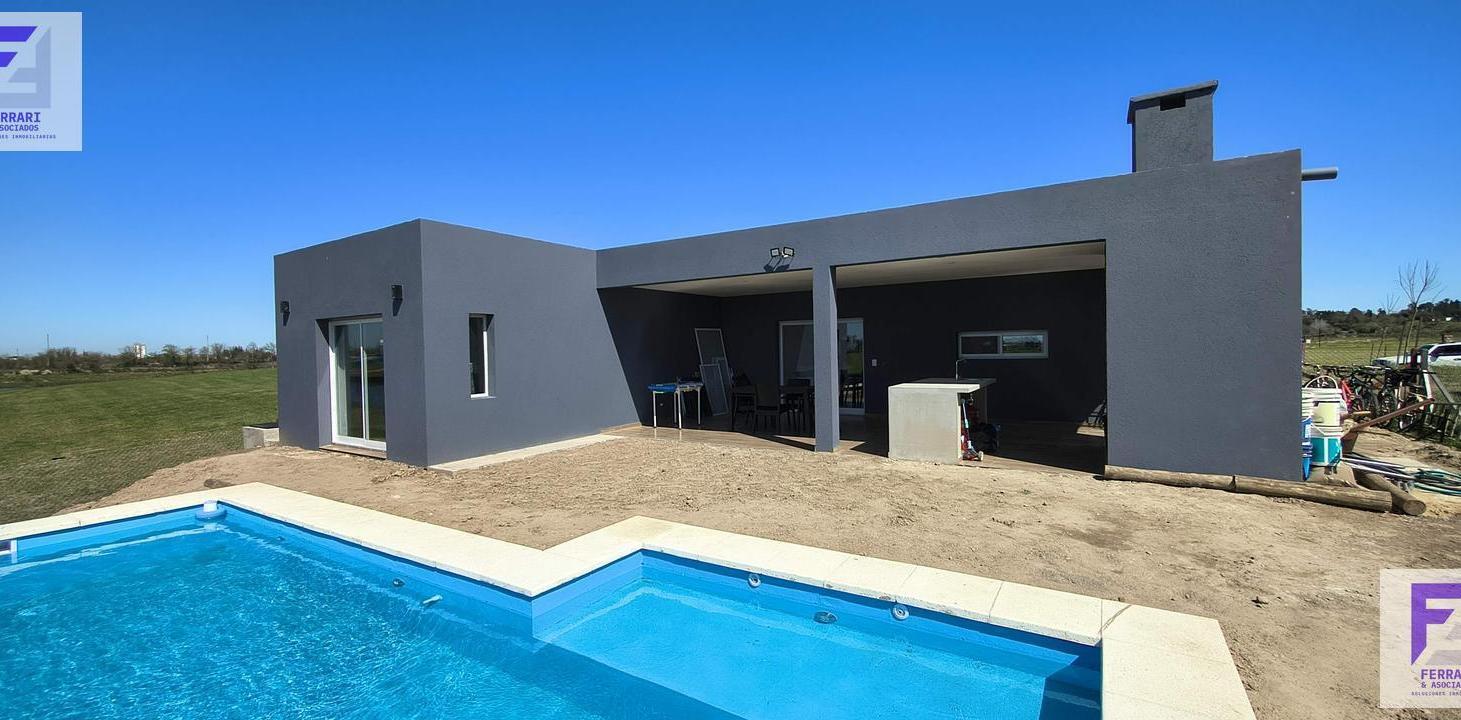 Foto de Casa en una planta a laguna con salida al Río Luján en Barrio Náutico, imagen 3