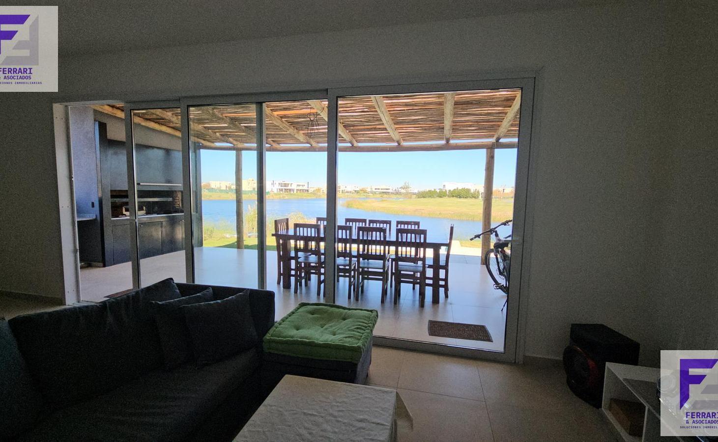 Foto de Venta Casa en una planta a la laguna en Barrio Náutico El Naudir, imagen 2