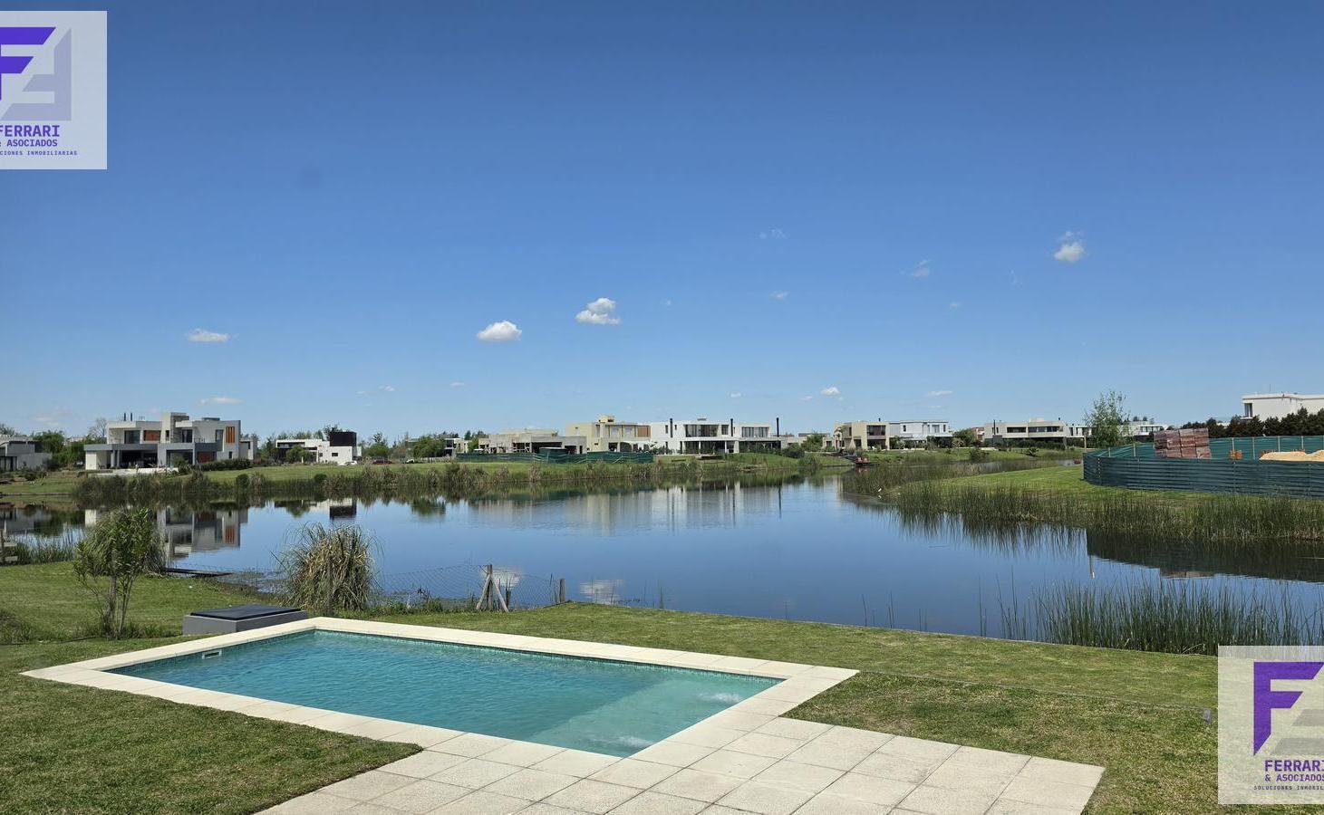 Foto de Venta Casa en una planta a la laguna en Barrio Náutico El Naudir, imagen 1