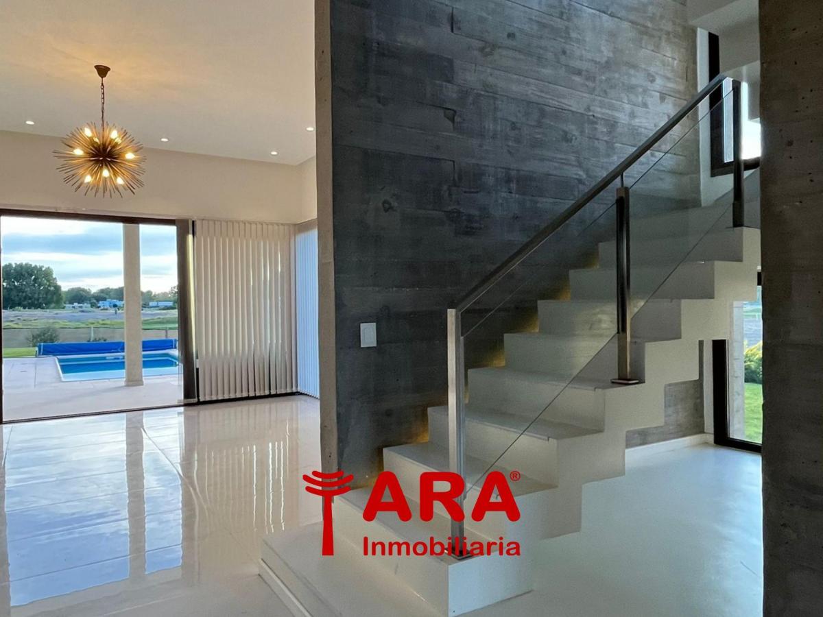 Casa Inmaculada - Barrio Privado - Acepta Permuta 2