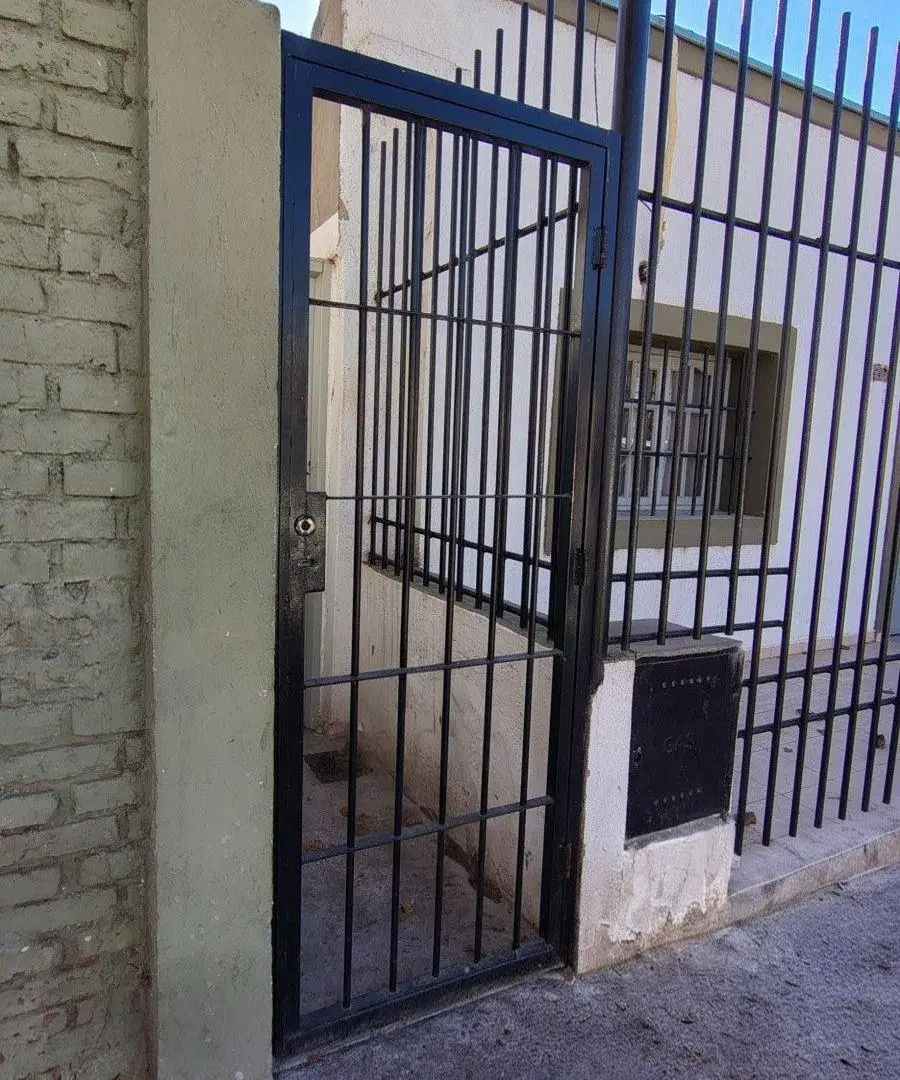 CASA en Bº PALUMBO con 150 m2 y 3 DORMITORIOS en ALQUILER 3