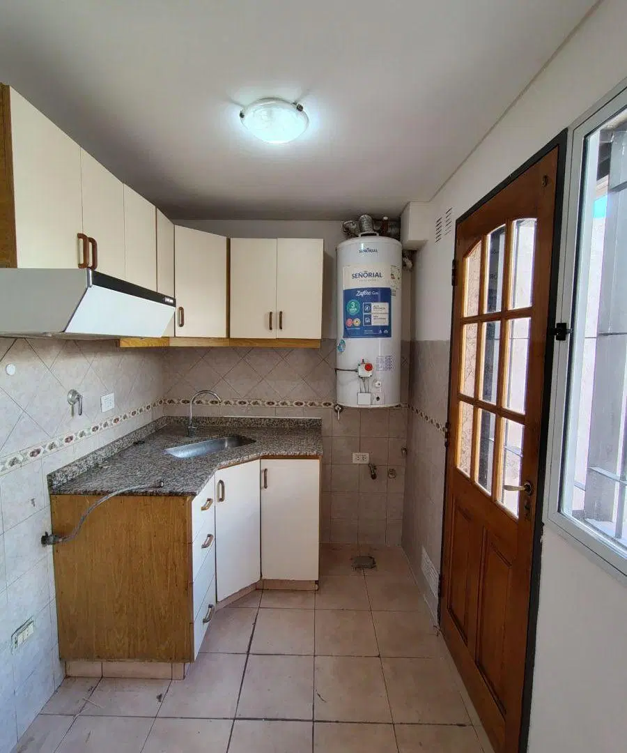 DEPARTAMENTO de 110 m2 construidos con 2 DORMITORIOS en ALQUILER Bº Reconquista 3