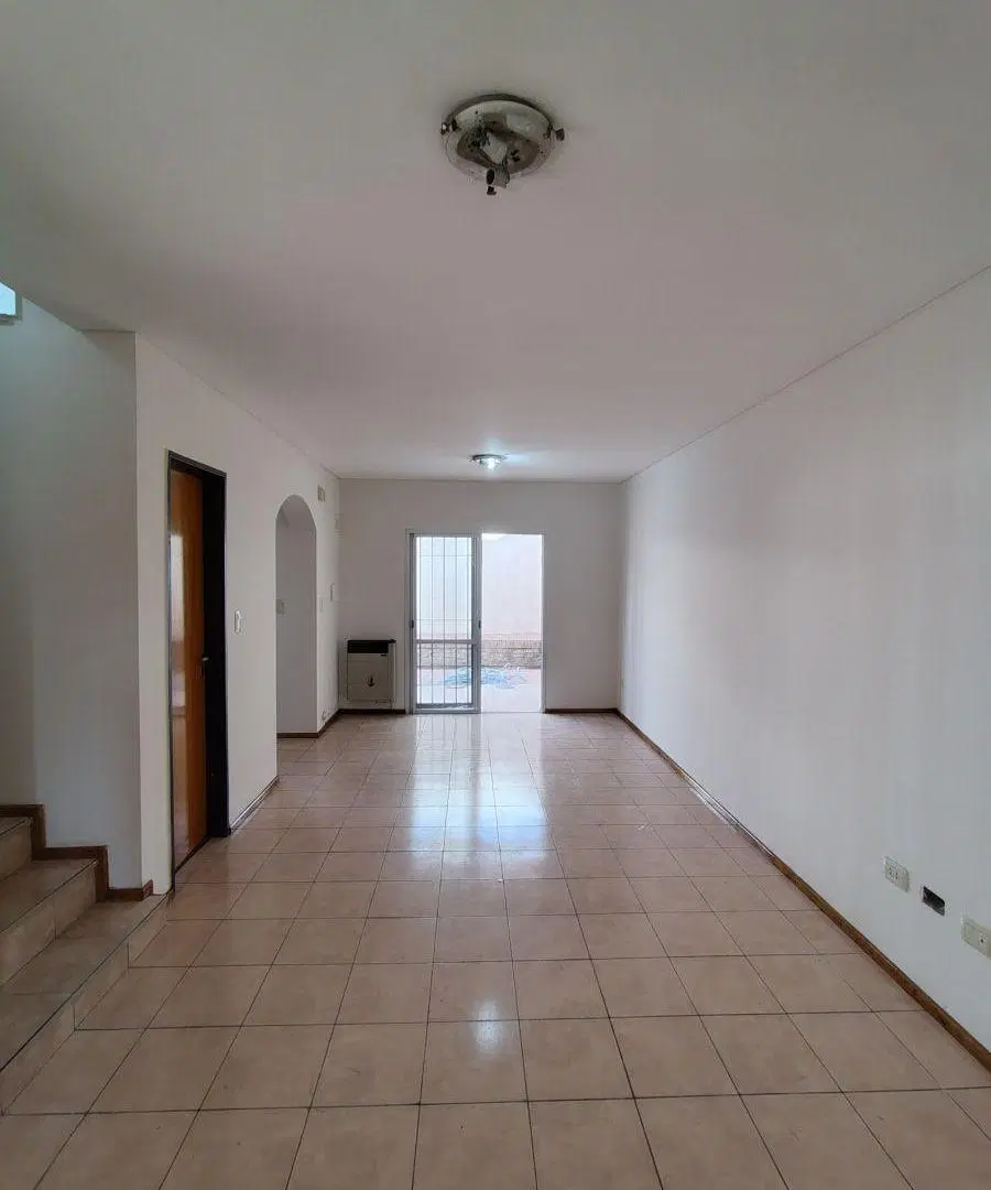 DEPARTAMENTO de 110 m2 construidos con 2 DORMITORIOS en ALQUILER Bº Reconquista 2