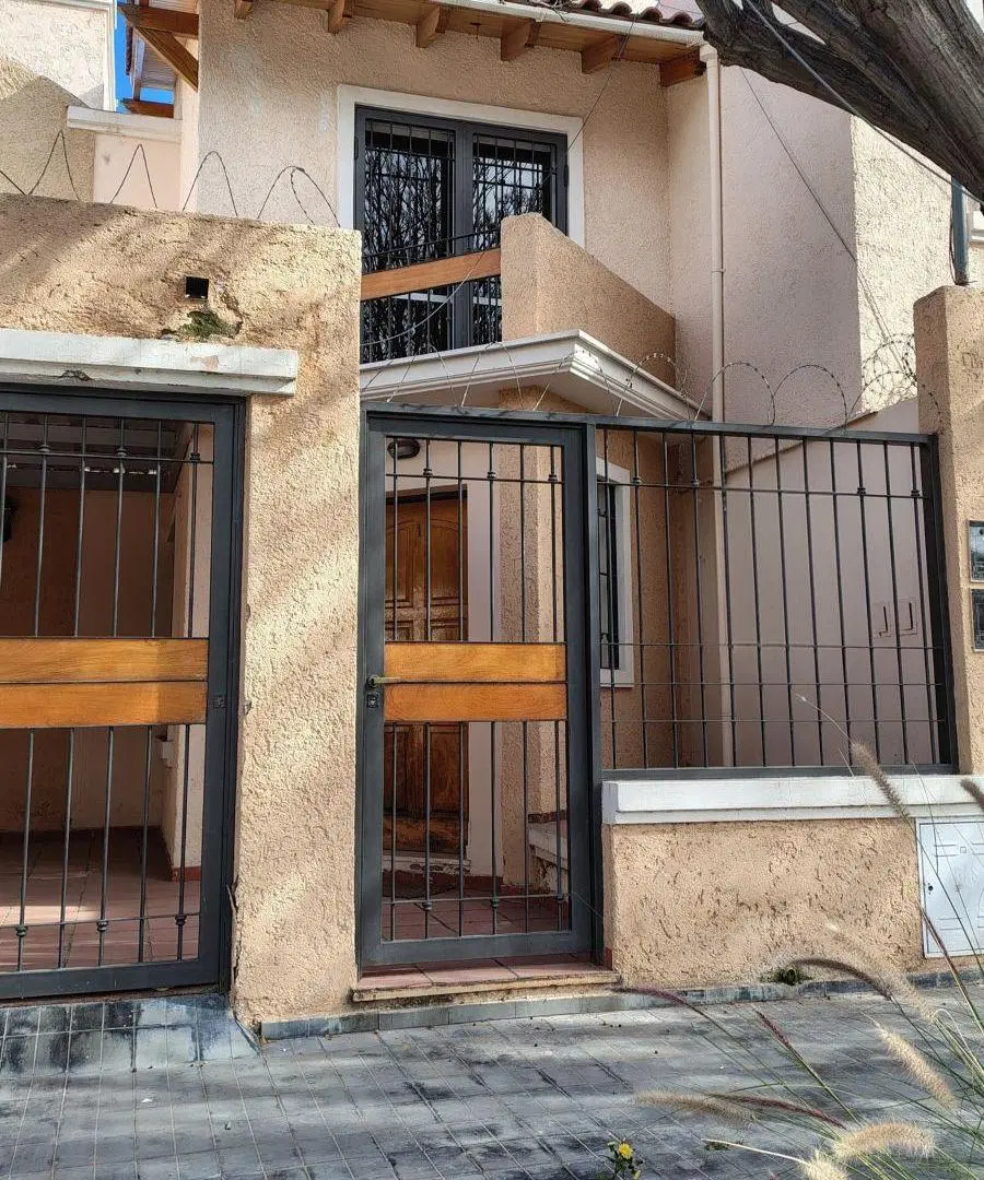 DEPARTAMENTO de 110 m2 construidos con 2 DORMITORIOS en ALQUILER Bº Reconquista 5