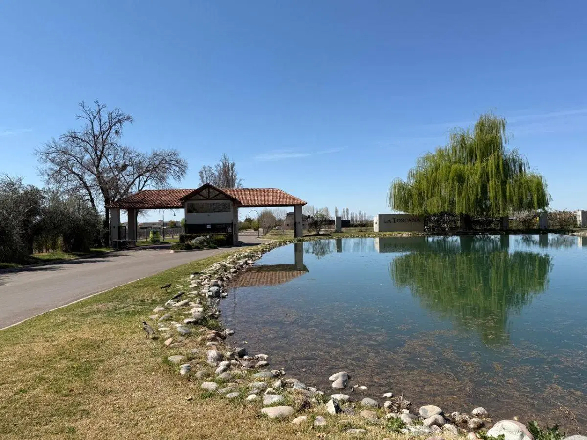 Terreno de 545 m² en venta en Vistalba con vigilancia 5