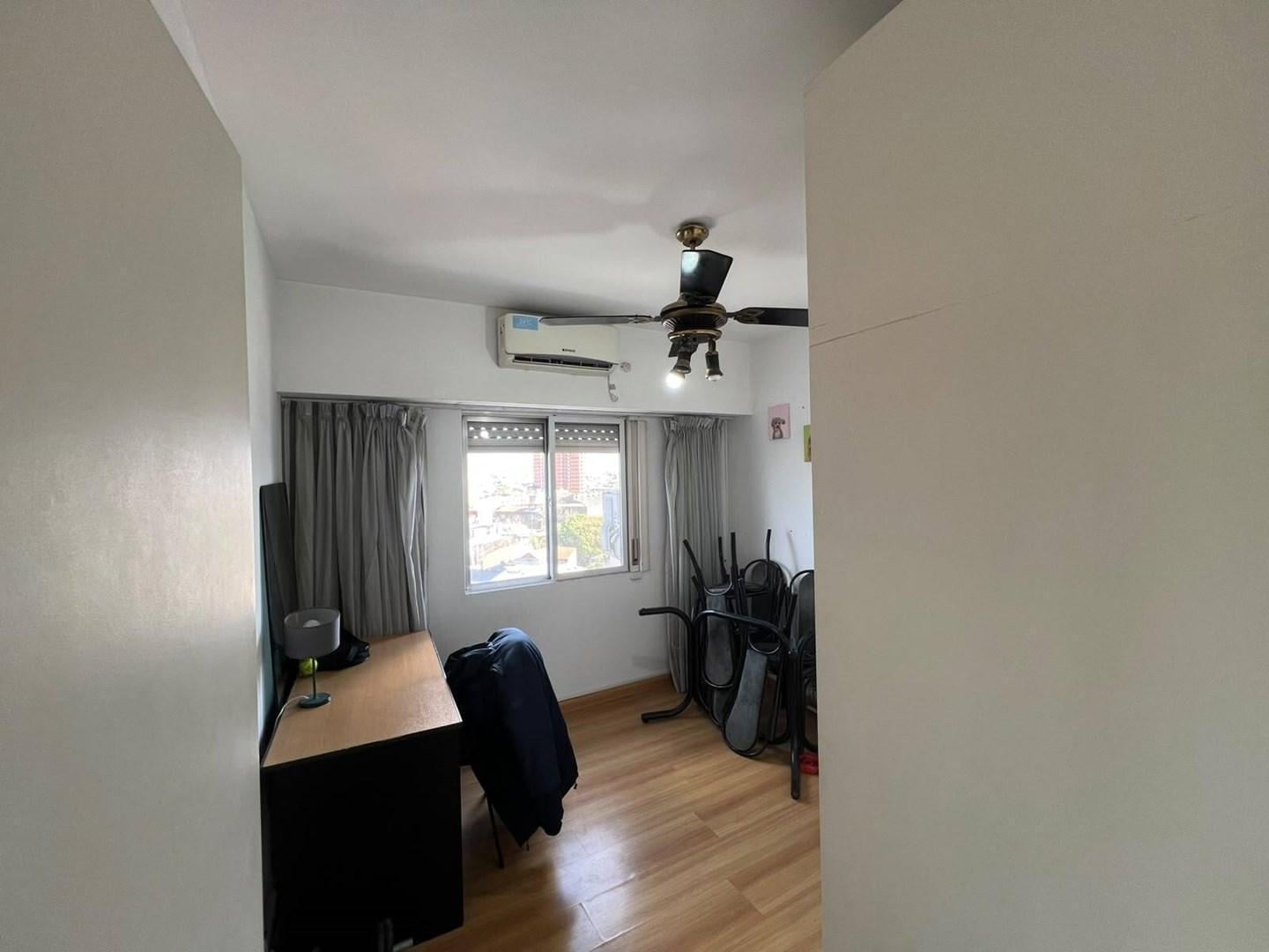 Foto de Venta Departamento Tres Ambientes Lumino con Balcón Aterrazado al, imagen 2