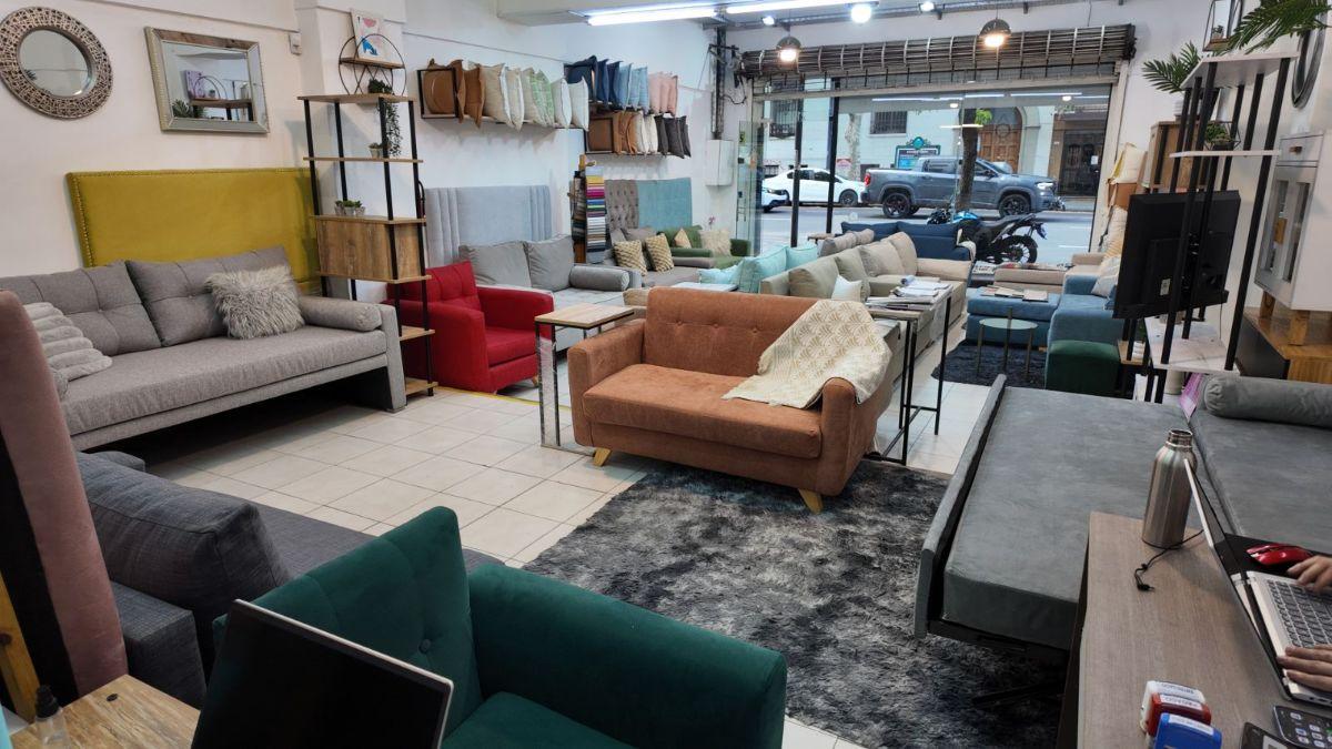 Foto de Local en Venta - Sobre Avenida Comercial - Balvanera, imagen 1
